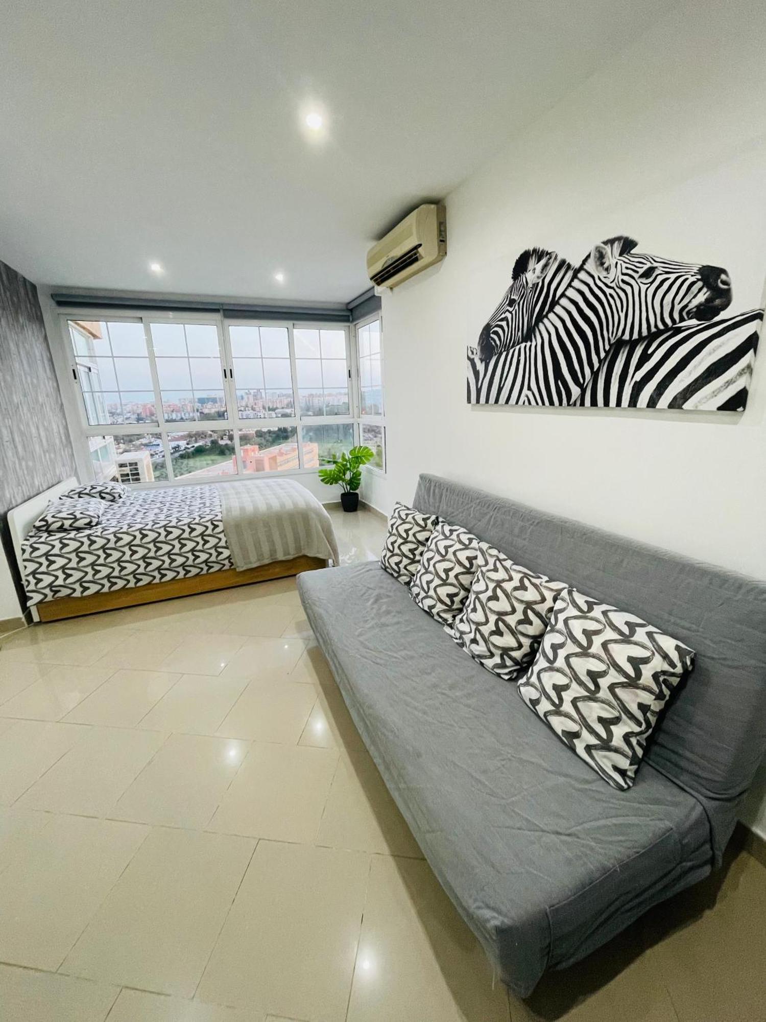Apartamento La Torre 1337 Precioso, Moderno Y Con Piscina Torremolinos Dış mekan fotoğraf