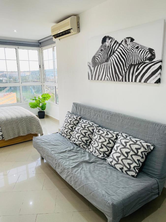 Apartamento La Torre 1337 Precioso, Moderno Y Con Piscina Torremolinos Dış mekan fotoğraf